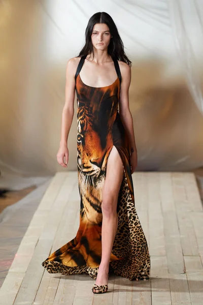 Look 15